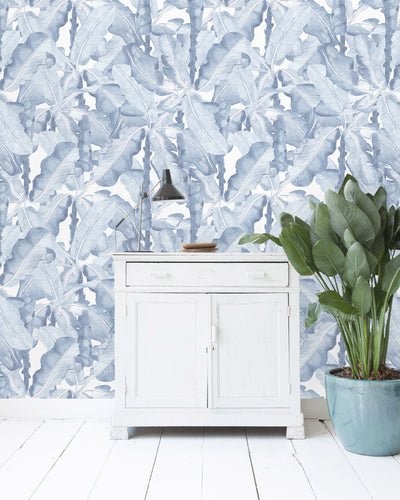 Creative Lab Amsterdam behang Banana Leaves Watercolour Wallpaper Blue